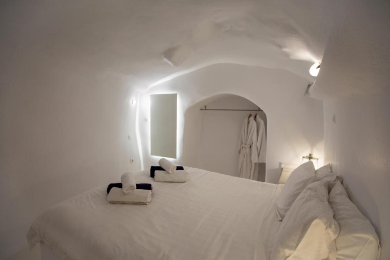 Sunset View Villa Santorini - With Outdoor Jacuzzi Firostefani Exterior foto